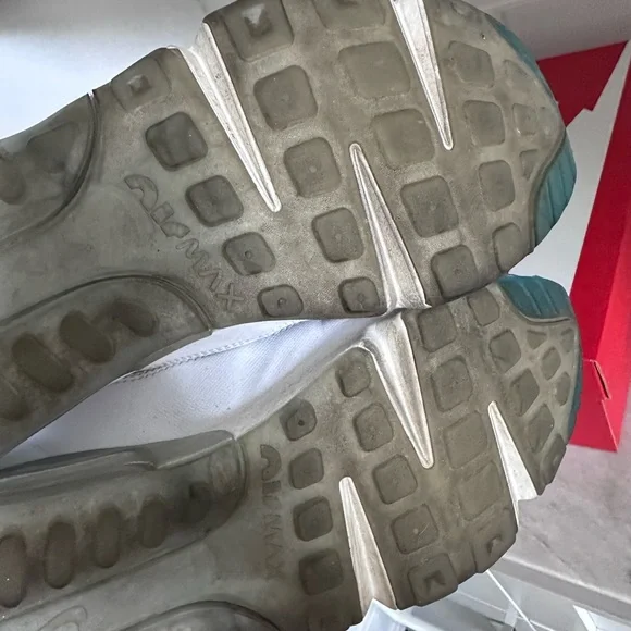 Nike Airmax 2090 platinum men’s 10.5 - Picture 5 of 5